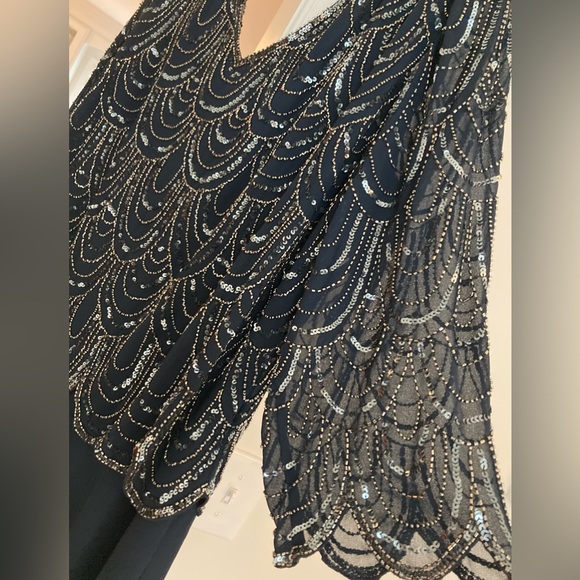 J Kara 3/4 Sleeve Scallop Beaded Pop Over Gown Navy Blue Size 20W - Picture 3 of 15